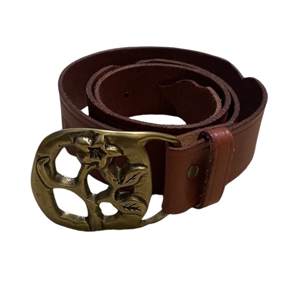 Linea Pelle Brown Handmade Leather Belt; brass floral buckle, Medium (NWOT)